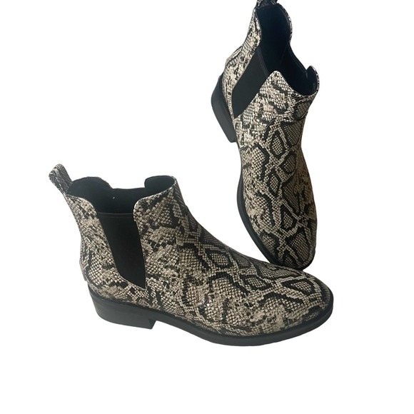 Cole Haan Shoes - Cole Haan Grand Series Water Resistance Snakeskin Boots Size 8 B